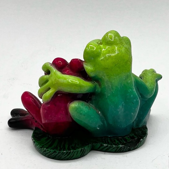 Vintage Kitty's Critters In Love Frog Figurine 2007 Retired Collectible 2.5”x4” - Picture 2 of 3